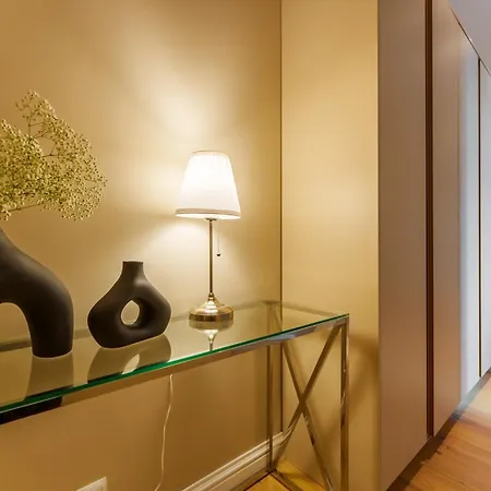 Lighthouse - Pomorska 5 *