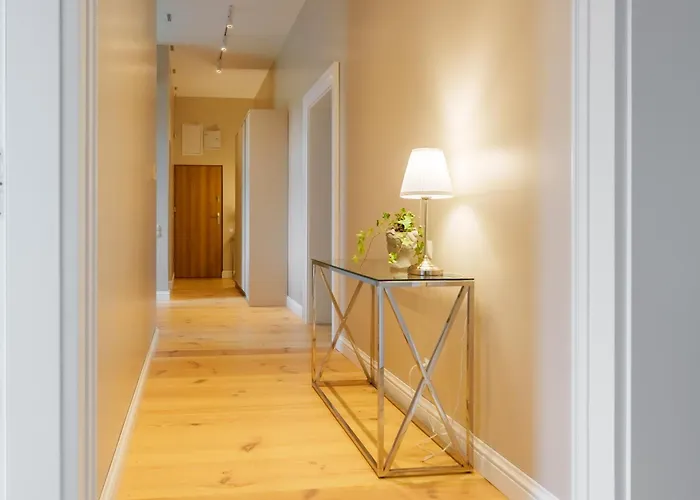 Lighthouse - Pomorska 5