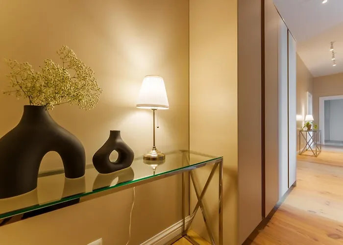 Lighthouse - Pomorska 5 *